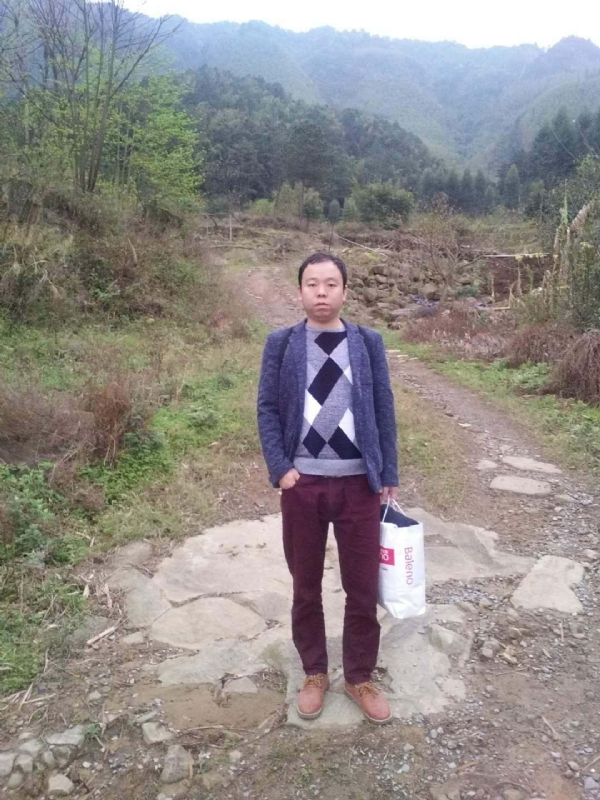 奋斗的第一张照片--鞍山相亲服务中心