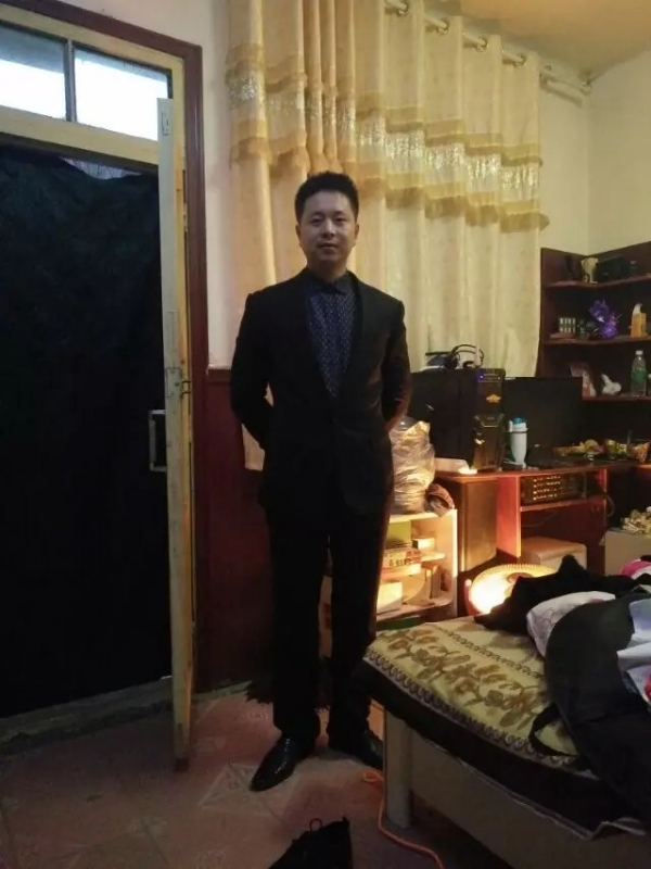 亮亮的第一张照片--鞍山相亲服务中心