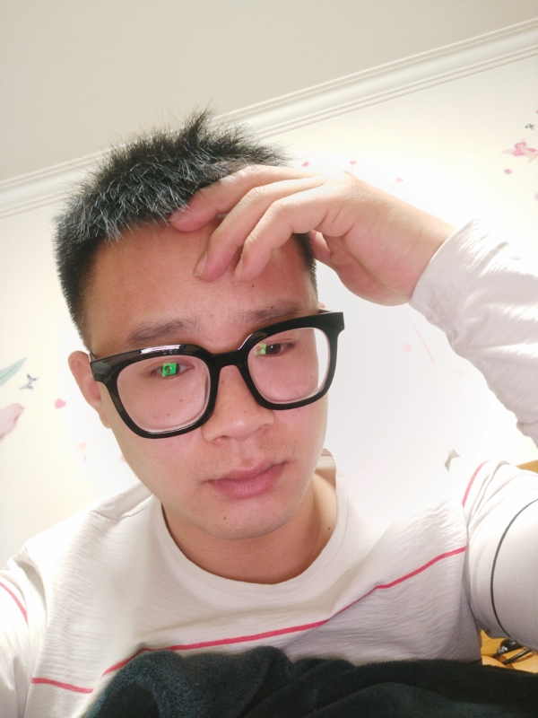 华灯初上的夜晚的第一张照片--鞍山相亲服务中心