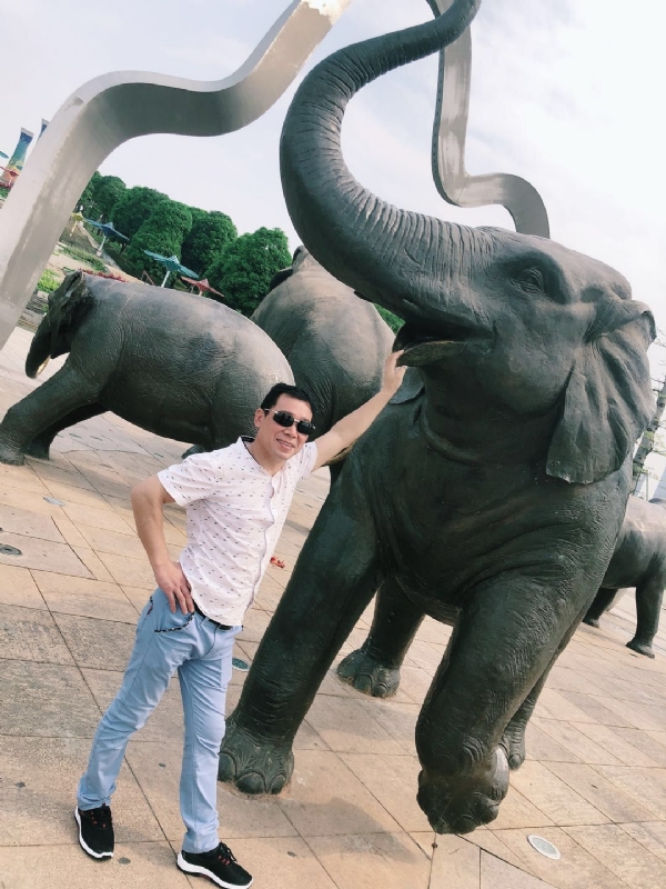 朝望大海的第三张照片--鞍山相亲服务中心