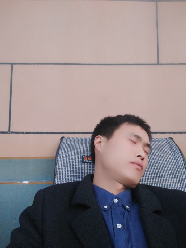 有钱爱情才能长久的第一张照片--鞍山相亲服务中心