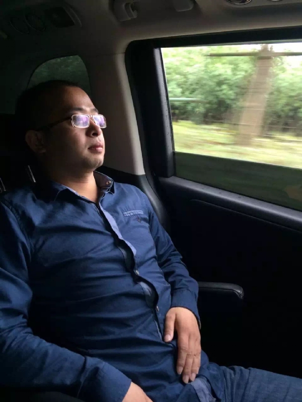 世界那么大的第三张照片--鞍山相亲服务中心