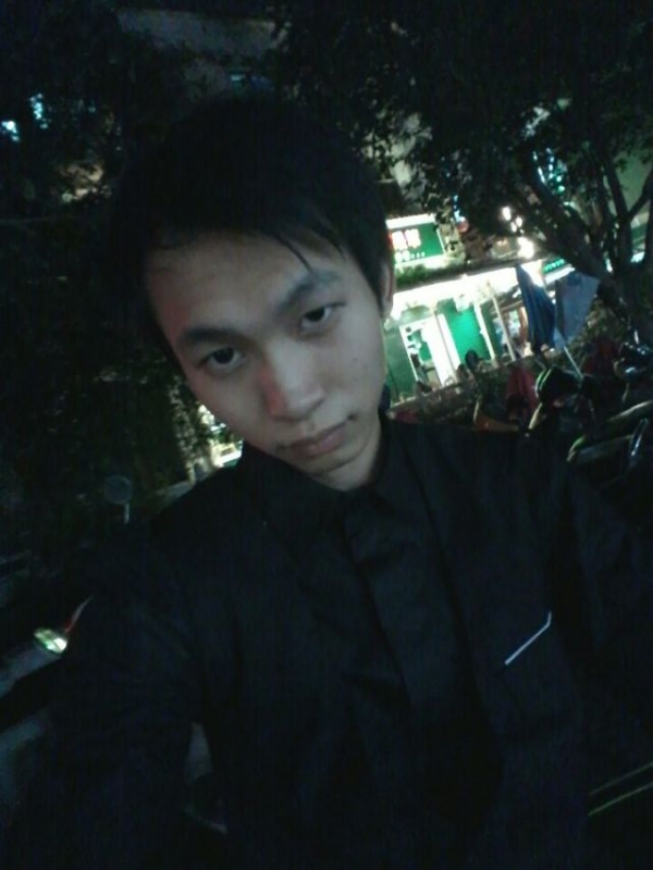 瞬间回眸的第一张照片--鞍山相亲服务中心