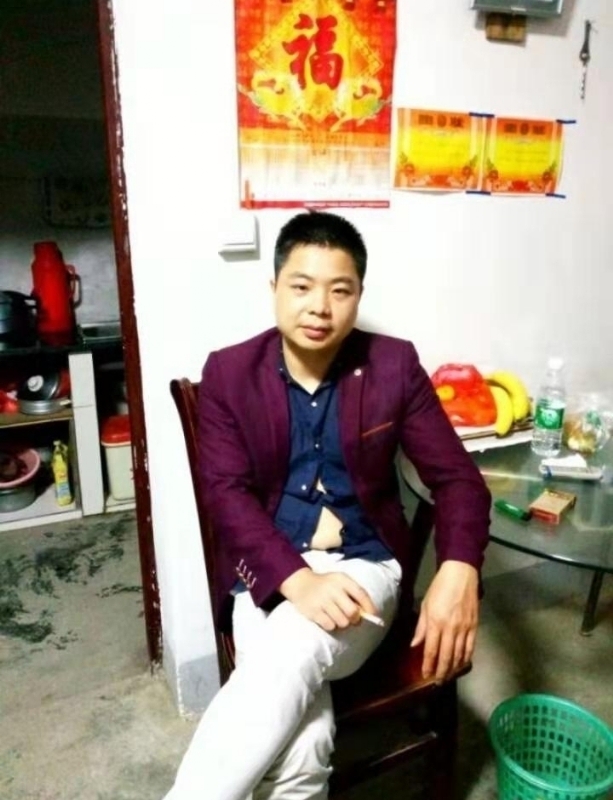 蓝色的微笑的第一张照片--鞍山相亲服务中心