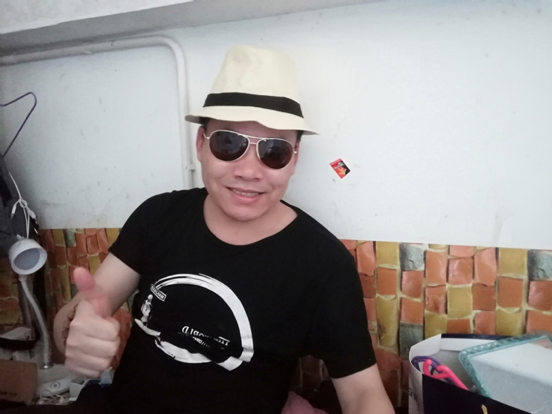 艰难爱情的第一张照片--鞍山相亲服务中心