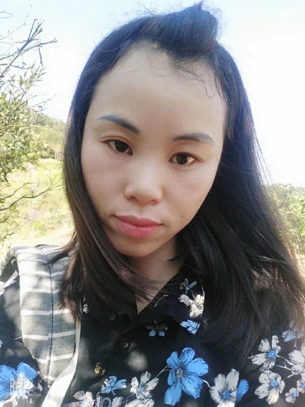 英英的第一张照片--鞍山相亲服务中心