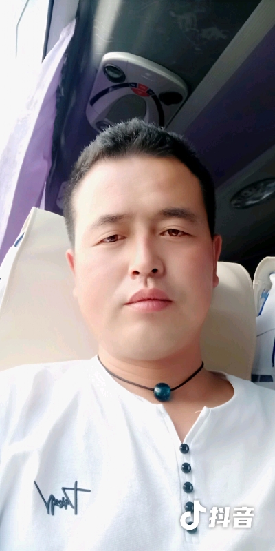 瞬间被爱上的第一张照片--鞍山相亲服务中心