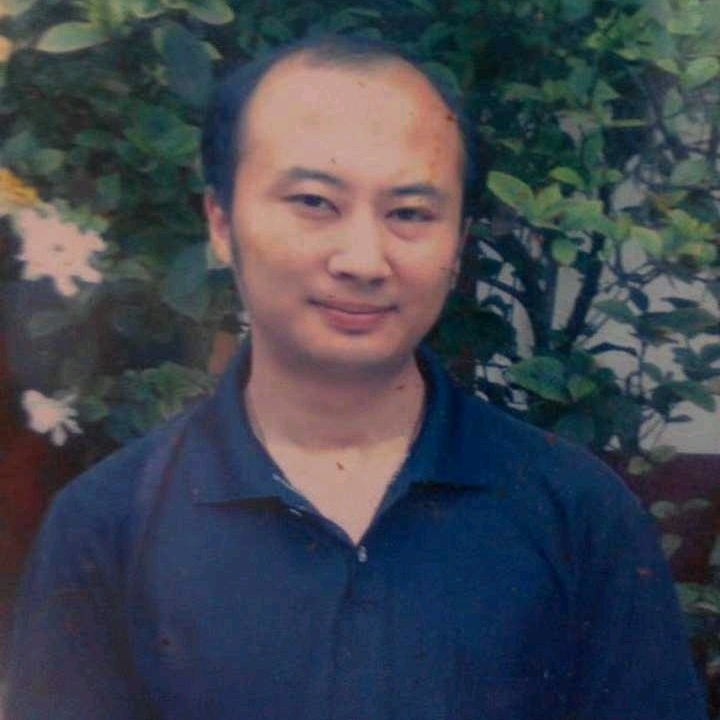 石峰里的生命的第一张照片--鞍山相亲服务中心