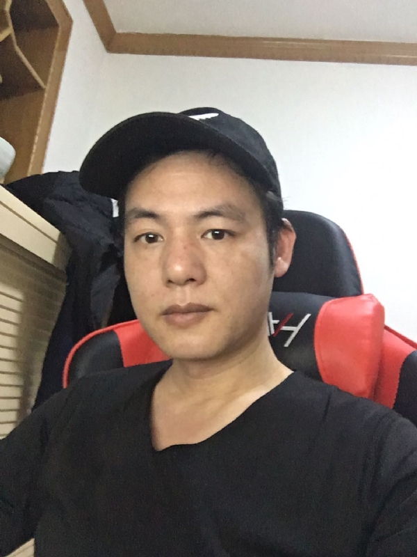 扛枪打鸟的第一张照片--鞍山相亲服务中心