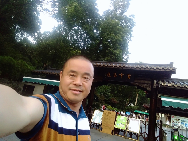 夏雨晨紫的第一张照片--鞍山相亲服务中心