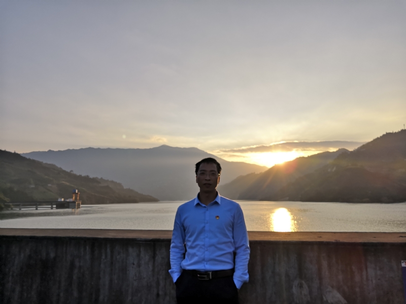 庸人自扰的第一张照片--鞍山相亲服务中心