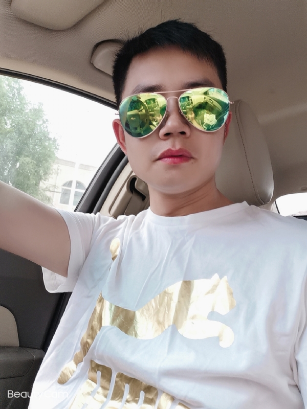 奋斗的第一张照片--鞍山相亲服务中心