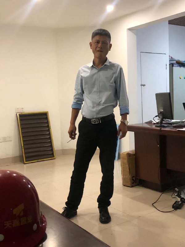 郁闷之中的第一张照片--鞍山相亲服务中心