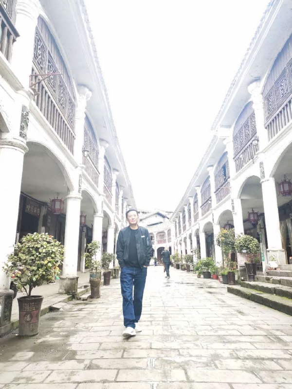 斌哥哥的第一张照片--鞍山相亲服务中心