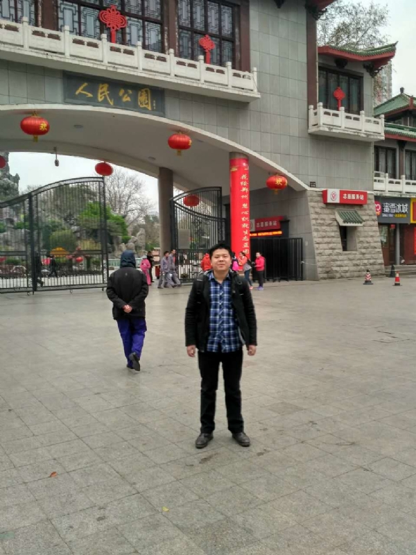 在奋斗的第一张照片--鞍山相亲服务中心