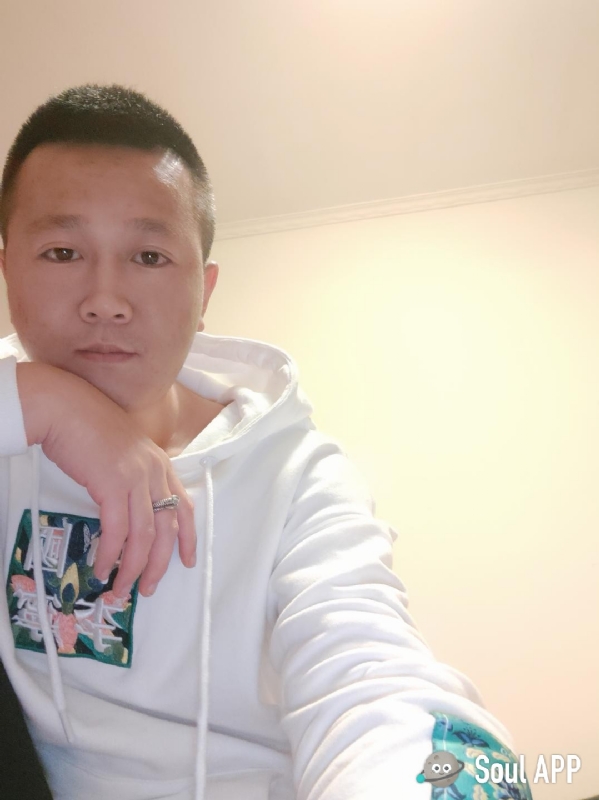 Away的第一张照片--鞍山相亲服务中心