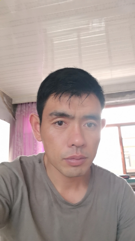 小草莓1981的第一张照片--鞍山相亲服务中心