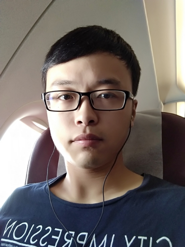 在水一方的第二张照片--鞍山相亲服务中心