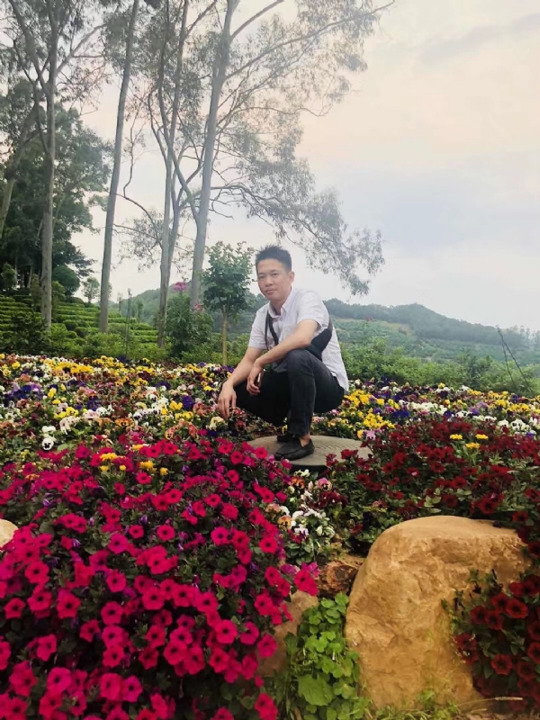 小郑的第一张照片--鞍山相亲服务中心