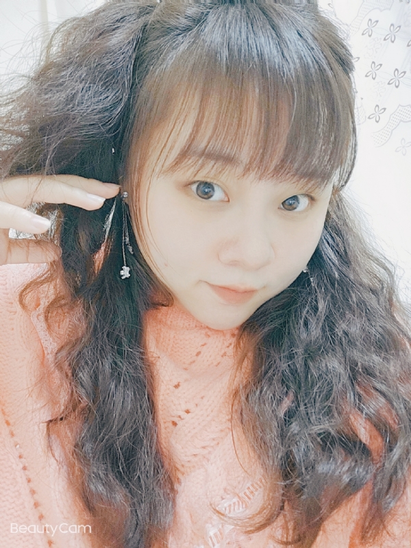 艾薇儿的第一张照片--鞍山相亲服务中心