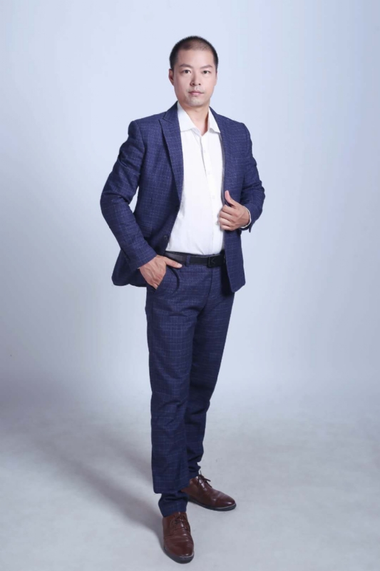 努力的青年的第一张照片--鞍山相亲服务中心