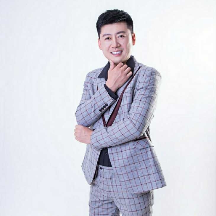 屋顶拾荒人的第一张照片--鞍山相亲服务中心