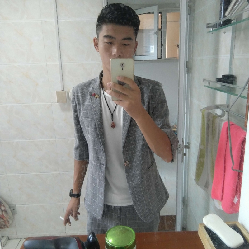 会淹死的鱼的第一张照片--鞍山相亲服务中心