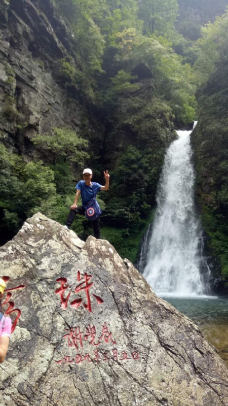 海岸岩崖的第一张照片--鞍山相亲服务中心