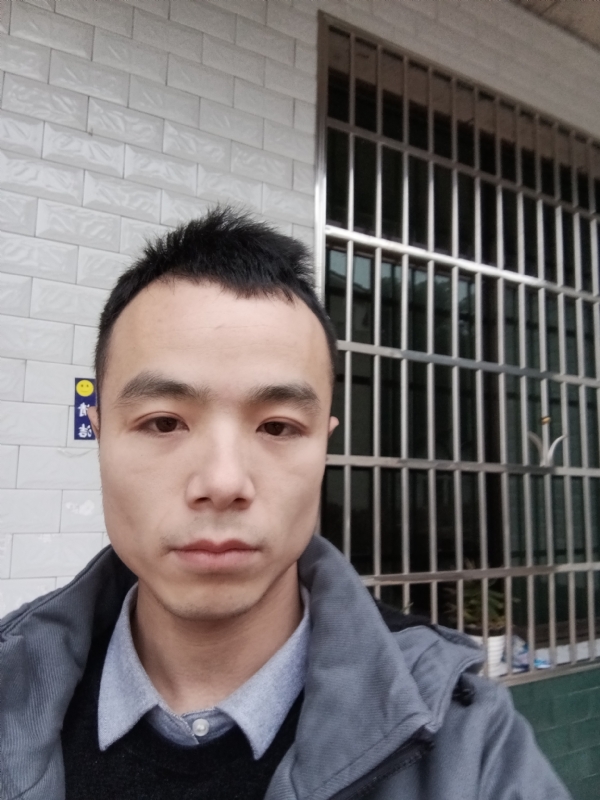 笑得那么开心的第二张照片--鞍山相亲服务中心