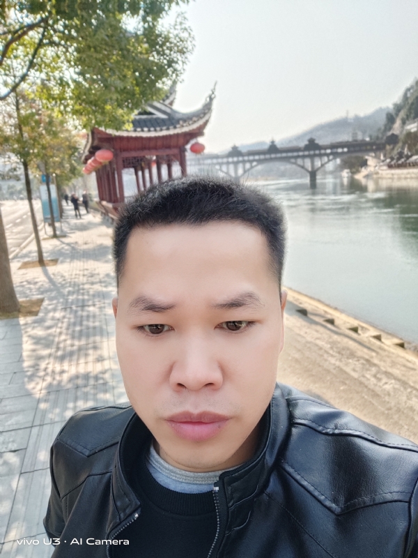 啊锦的第一张照片--鞍山相亲服务中心