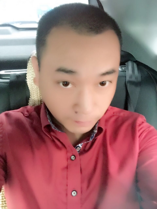 在一个路口等的第一张照片--鞍山相亲服务中心