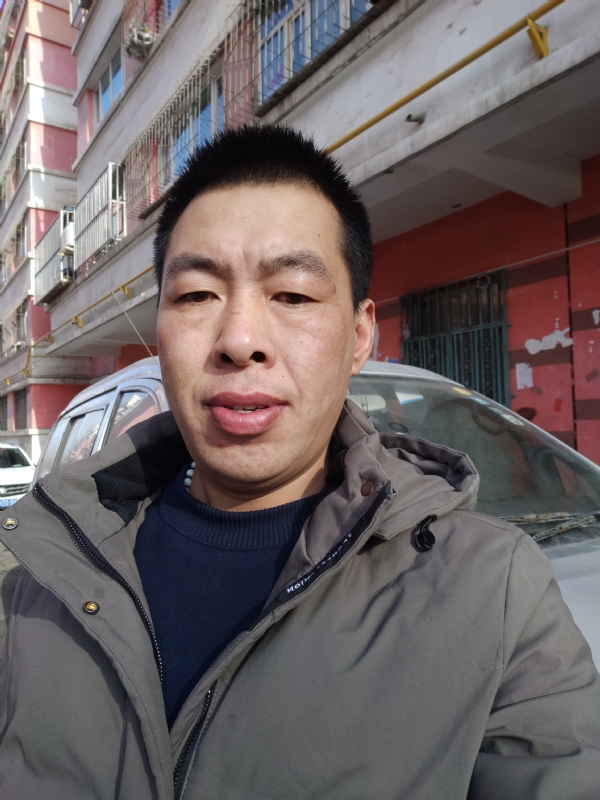 华哥的第二张照片--鞍山相亲服务中心