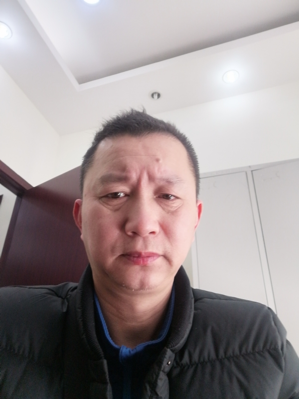 相视而笑的第一张照片--鞍山相亲服务中心