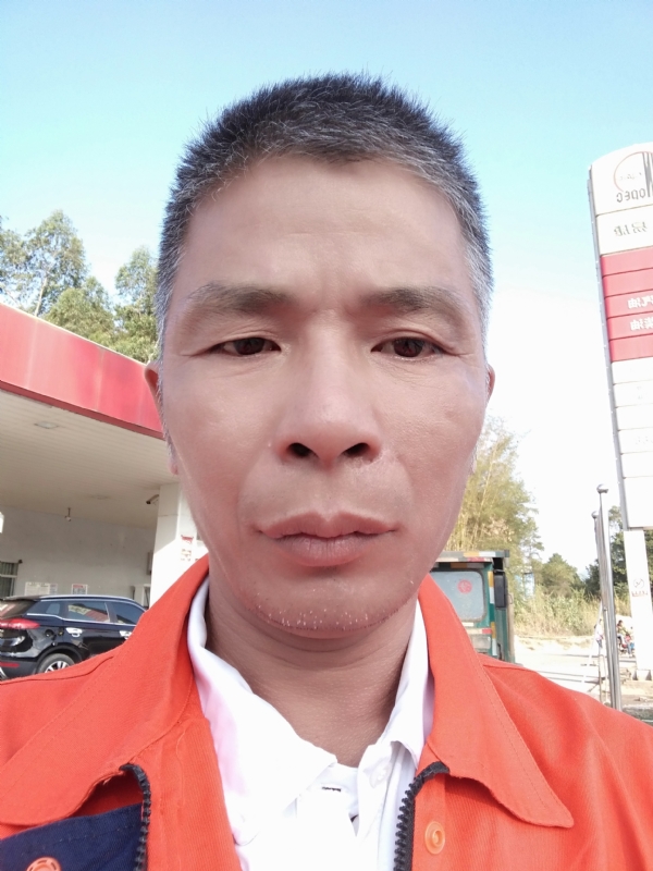 静候缘分的第一张照片--鞍山相亲服务中心