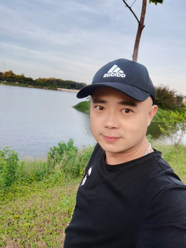 石头哥的第一张照片--鞍山相亲服务中心