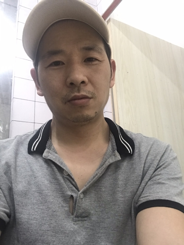 老何的第一张照片--鞍山相亲服务中心