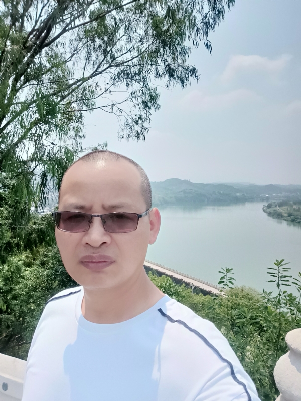 随缘随性的第一张照片--鞍山相亲服务中心