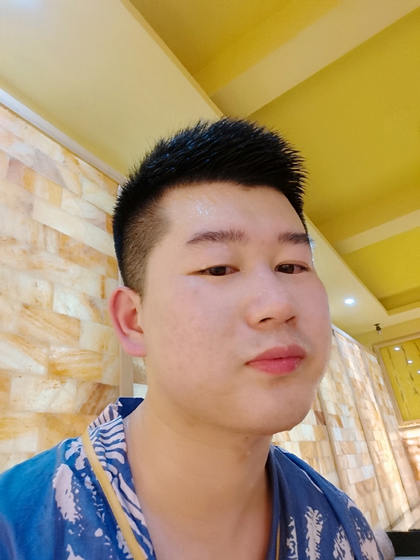 六月与阿十二的第一张照片--鞍山相亲服务中心