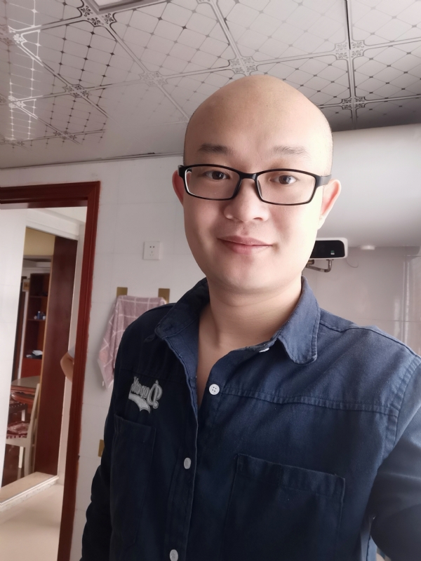 凝望远方的第一张照片--鞍山相亲服务中心