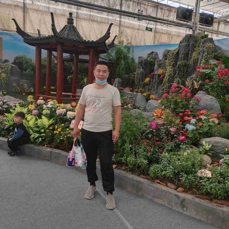 受伤的痴情男的第一张照片--鞍山相亲服务中心