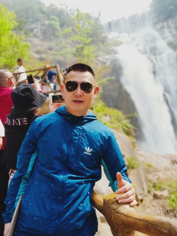 钟爱一生的第一张照片--鞍山相亲服务中心