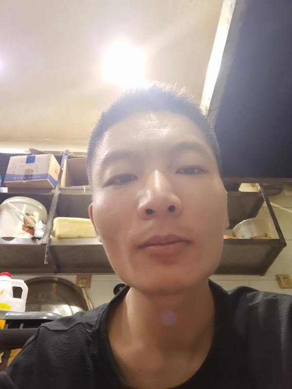 邹先生的第二张照片--鞍山相亲服务中心