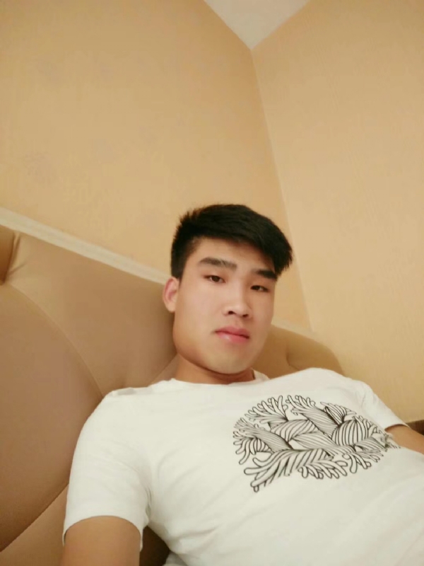 谁不曾孤单上路的第二张照片--鞍山相亲服务中心