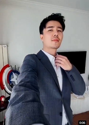 孤獨一郎的第一张照片--鞍山相亲服务中心