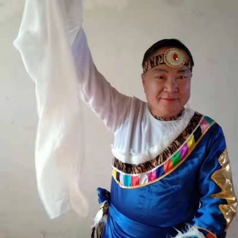 走在冷风中的第一张照片--鞍山相亲服务中心