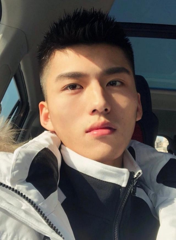 飞翔的第一张照片--鞍山相亲服务中心