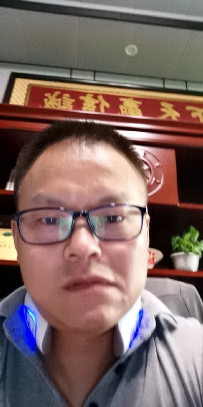 模具工匠的第一张照片--鞍山相亲服务中心