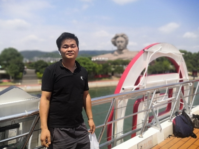 龙的传人的第一张照片--鞍山相亲服务中心