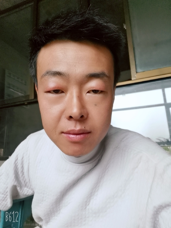 缺爱80后的第一张照片--鞍山相亲服务中心