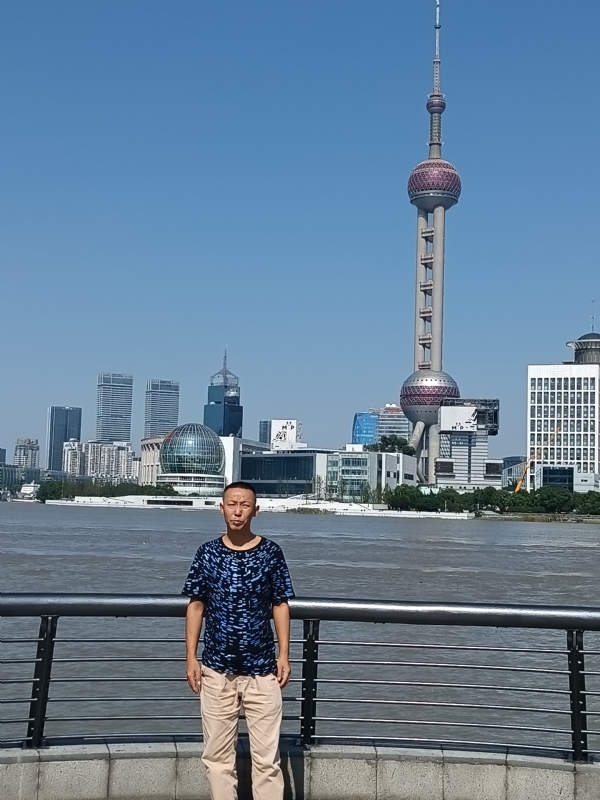 伪装浪漫的第一张照片--鞍山相亲服务中心